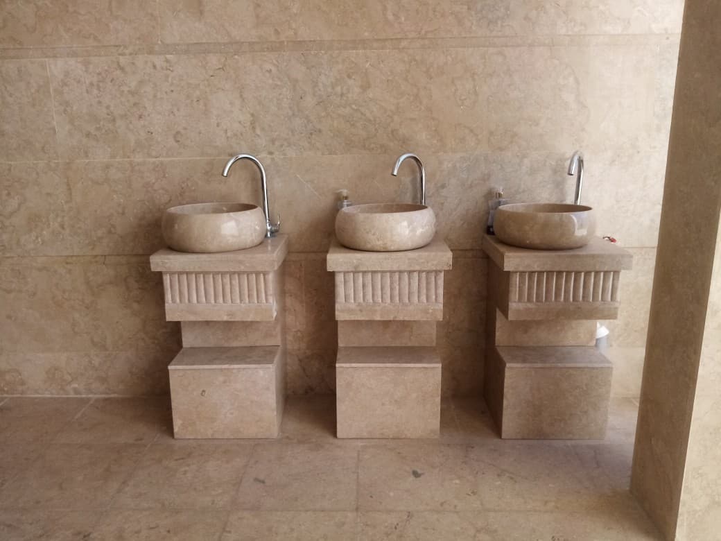 نمایی از مدرسه